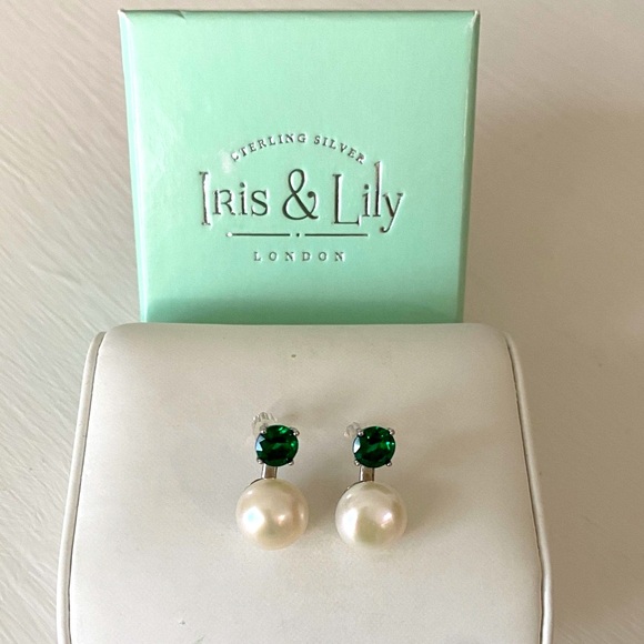 Iris & Lily London Sterling Silver Emerald and Pearl Earrings in Box - Picture 1 of 9